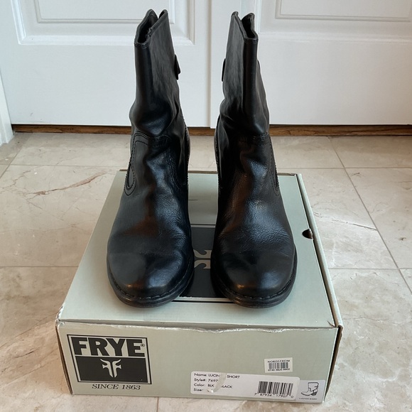 Frye women’s Lucinda Short boot - Picture 3 of 11